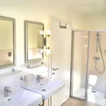 Quiet And Luxury 