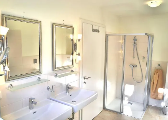 Quiet And Luxury 